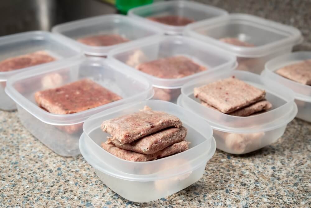 Storing defrosted raw dog food
