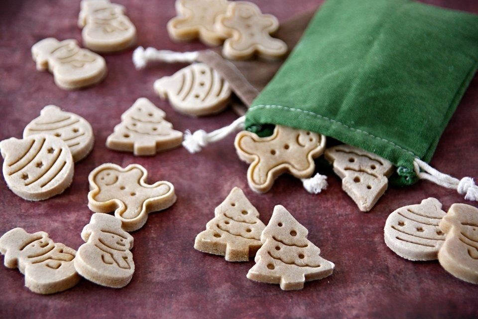 Easy Christmas DIY Dog Cookies