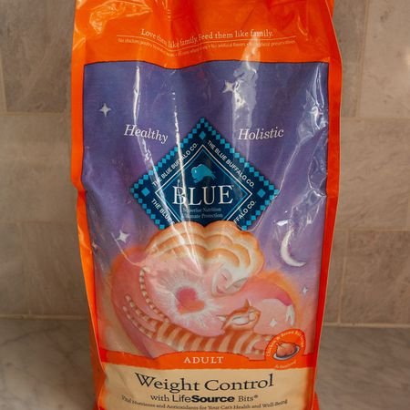 Blue Buffalos Life Protection Cat Food: High Quality and Natural Ingredients